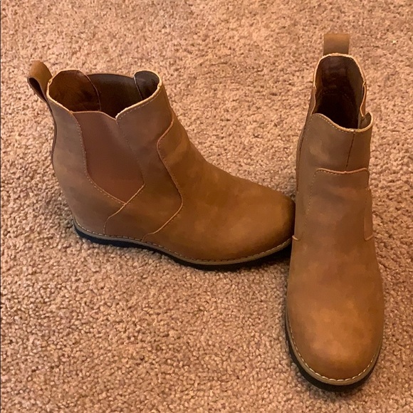 Universal Thread Target Sorel Dupes 